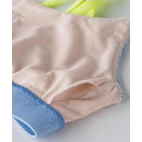 Lululemon Energy Bra - Wind Chill White Lullaby / Ray Size 10 - Picture 5 of 9